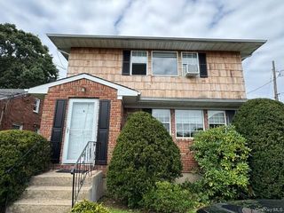 6 Tredwell Avenue, Syosset, NY 11791