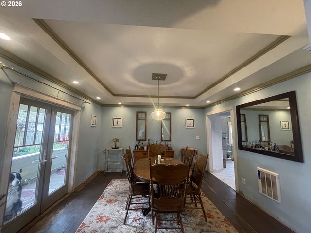 1006 5TH St, Springfield, OR 97477