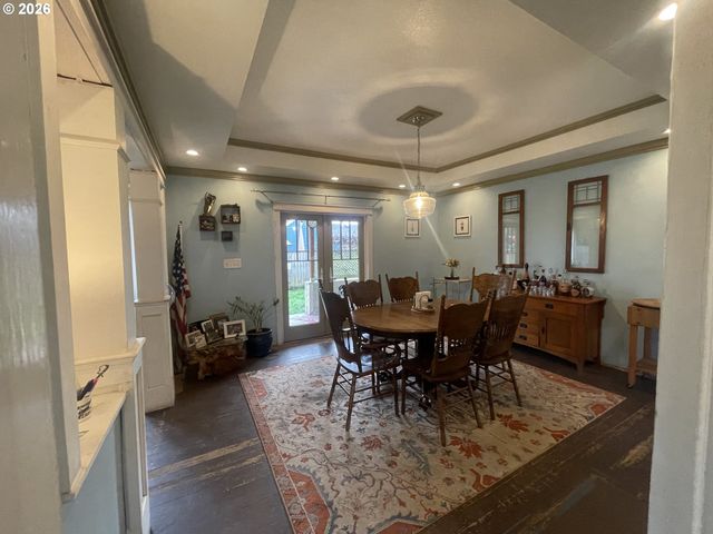 1006 5TH St, Springfield, OR 97477