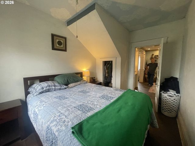 1006 5TH St, Springfield, OR 97477