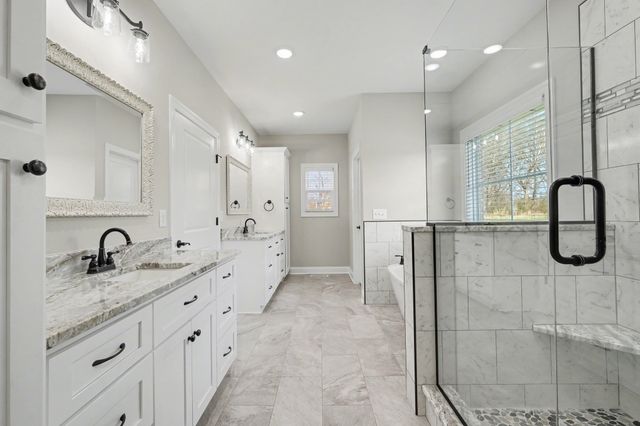 8001 Traditions Ln, Columbia, TN 38401