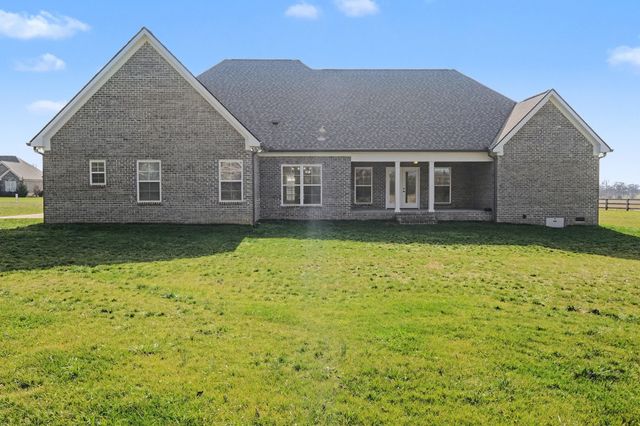 8001 Traditions Ln, Columbia, TN 38401