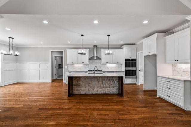 8001 Traditions Ln, Columbia, TN 38401