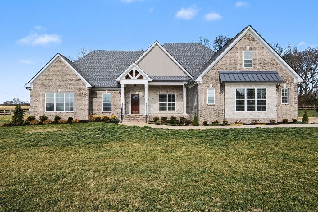 8001 Traditions Ln, Columbia, TN 38401