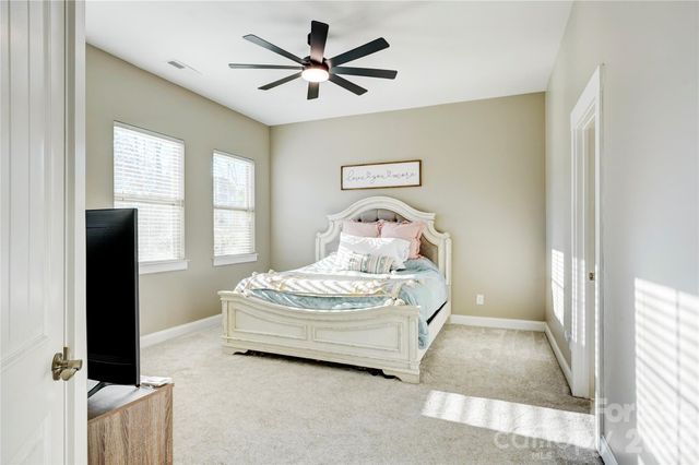 3246 Kelsey Plaza, Kannapolis, NC 28081