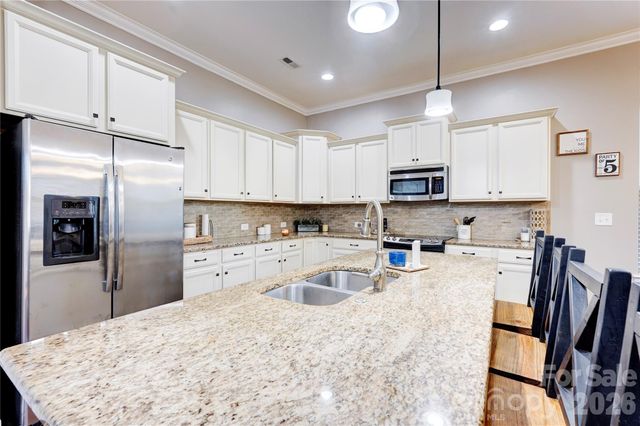 3246 Kelsey Plaza, Kannapolis, NC 28081