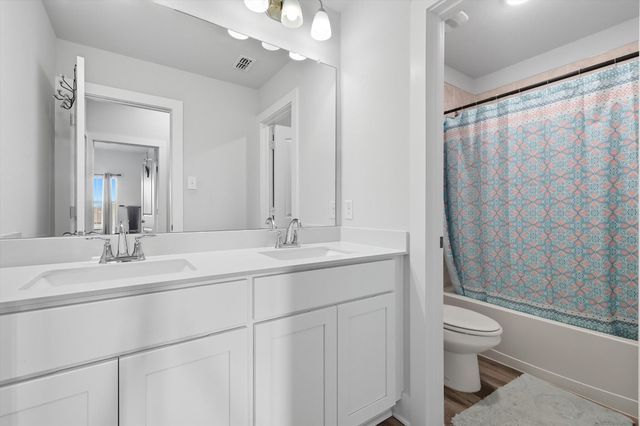 2470 Pebble Bank Lane, Midlothian, TX 76065