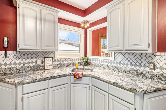 30801 Pardo Street, Garden City, MI 48135