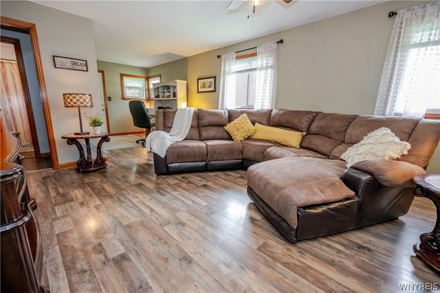 136 Helen Avenue, Hamburg, NY 14219