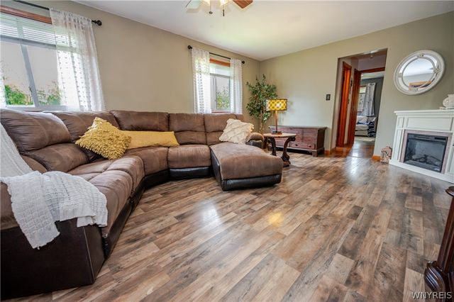 136 Helen Avenue, Hamburg, NY 14219