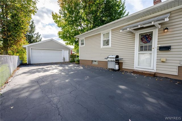 136 Helen Avenue, Hamburg, NY 14219