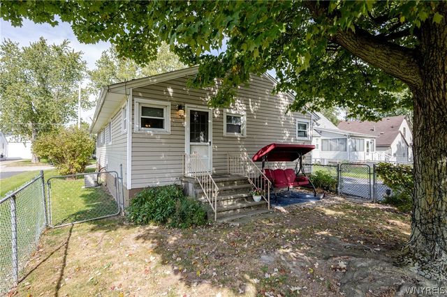 136 Helen Avenue, Hamburg, NY 14219
