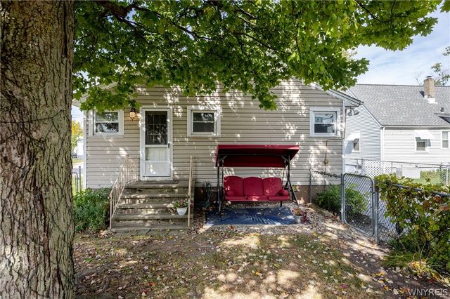136 Helen Avenue, Hamburg, NY 14219