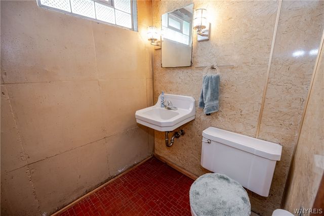 136 Helen Avenue, Hamburg, NY 14219