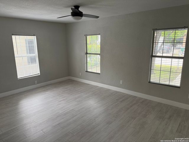 2327 Clower, San Antonio, TX 78201