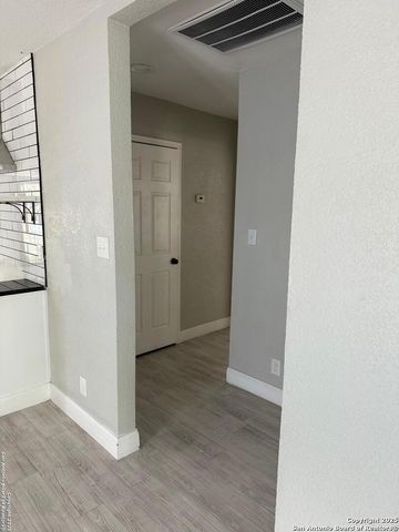 2327 Clower, San Antonio, TX 78201