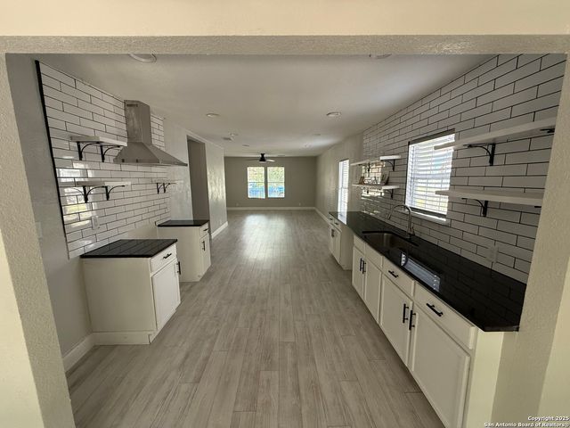 2327 Clower, San Antonio, TX 78201