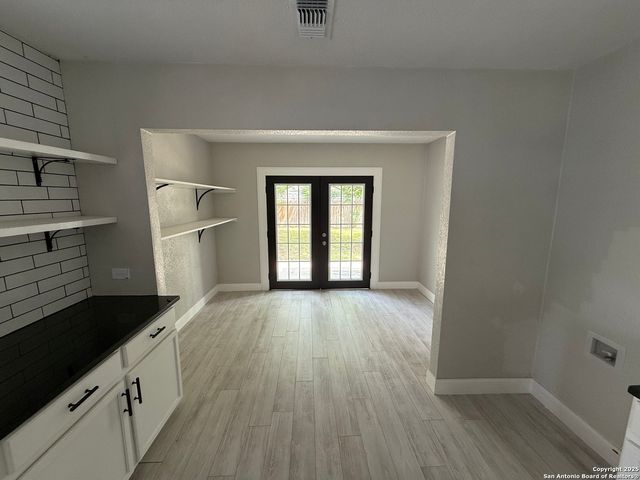 2327 Clower, San Antonio, TX 78201