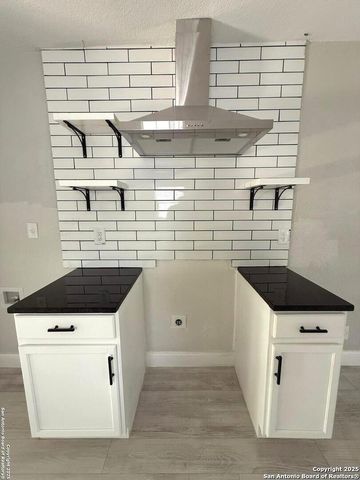 2327 Clower, San Antonio, TX 78201