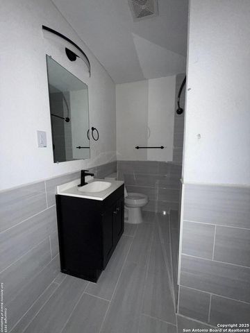 2327 Clower, San Antonio, TX 78201