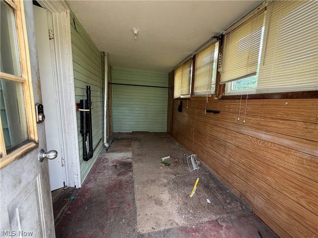 32 Cherry Road NW, Massillon, OH 44646