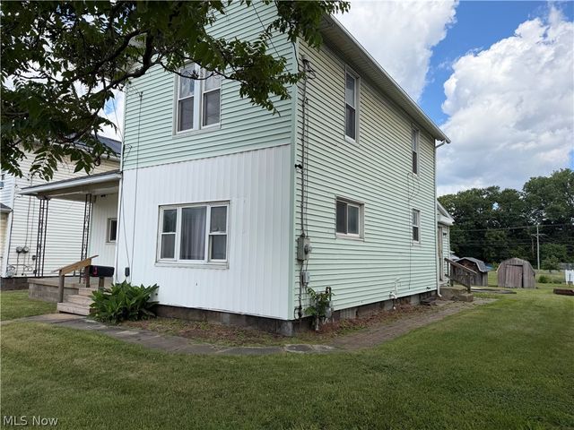 32 Cherry Road NW, Massillon, OH 44646