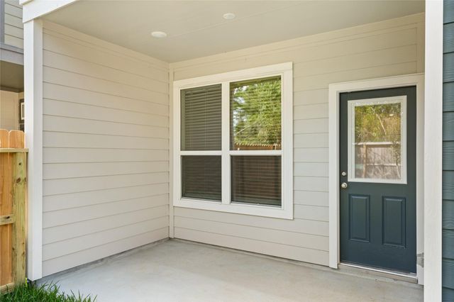 520 Red Cascade Trail, Willis, TX 77318