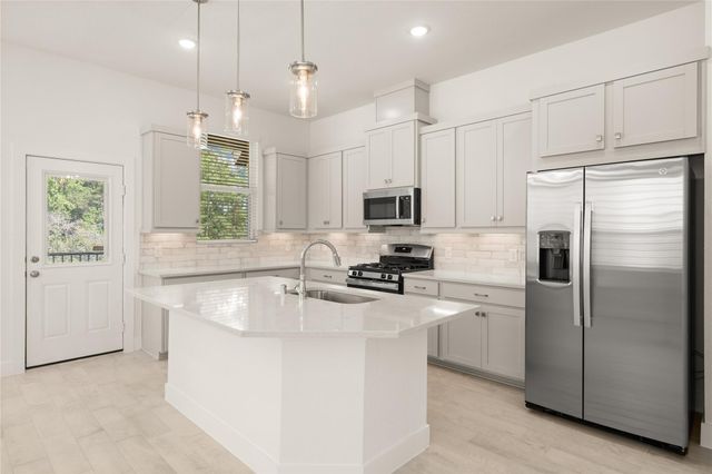 520 Red Cascade Trail, Willis, TX 77318