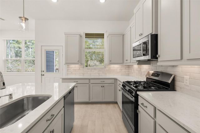 520 Red Cascade Trail, Willis, TX 77318