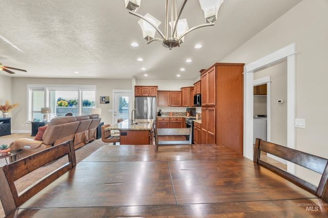 367 N Magnolia Pl, Middleton, ID 83644