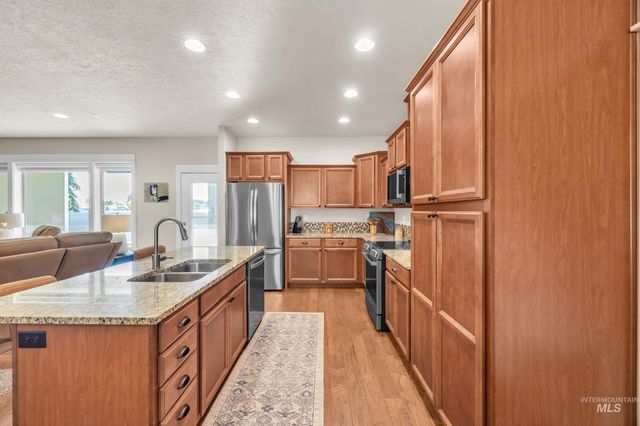 367 N Magnolia Pl, Middleton, ID 83644