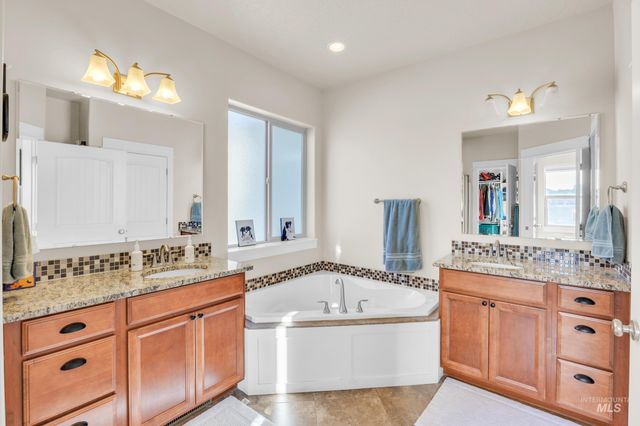 367 N Magnolia Pl, Middleton, ID 83644