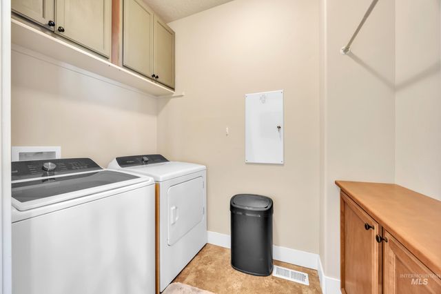 367 N Magnolia Pl, Middleton, ID 83644