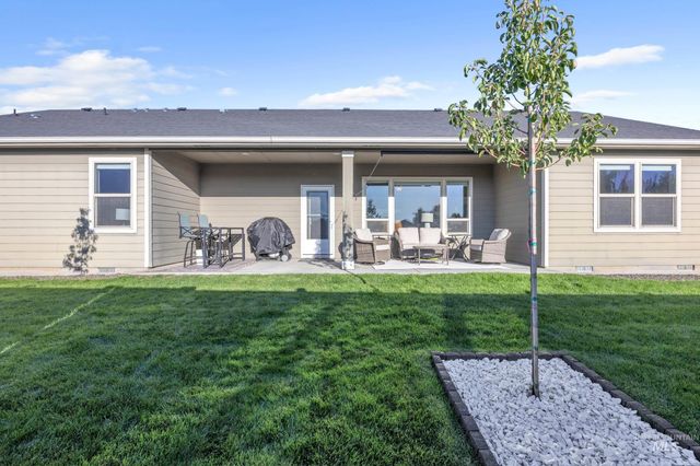 367 N Magnolia Pl, Middleton, ID 83644