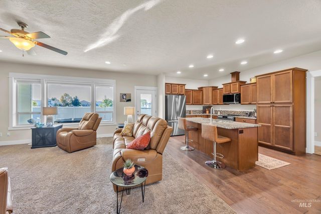 367 N Magnolia Pl, Middleton, ID 83644