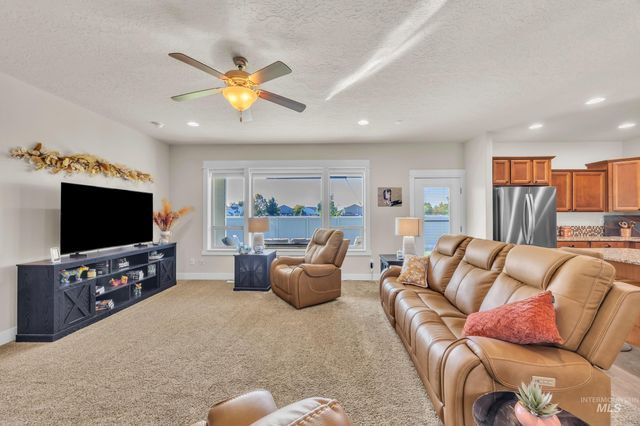 367 N Magnolia Pl, Middleton, ID 83644