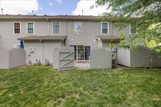 253 N Hill LN, Chesapeake, VA 23322