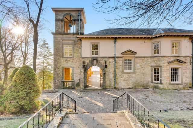 710 W Brow Road, Lookout Mountain, TN 37350