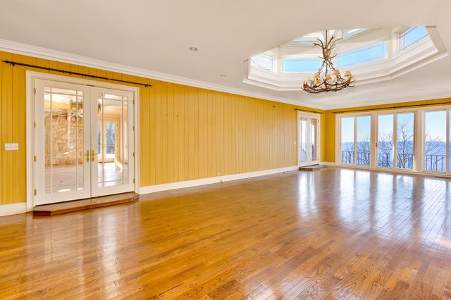 710 W Brow Road, Lookout Mountain, TN 37350