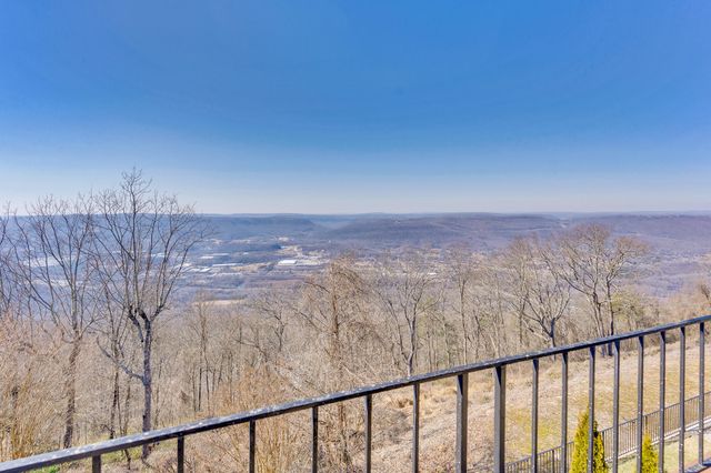710 W Brow Road, Lookout Mountain, TN 37350