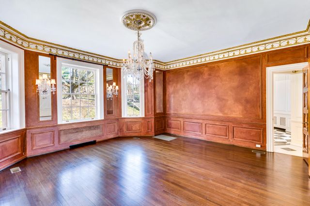 710 W Brow Road, Lookout Mountain, TN 37350