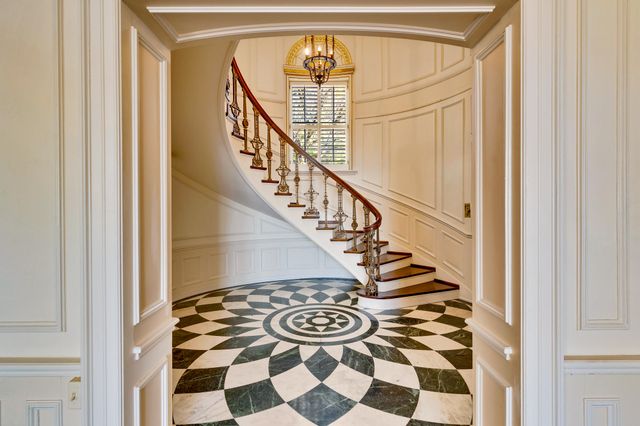 710 W Brow Road, Lookout Mountain, TN 37350