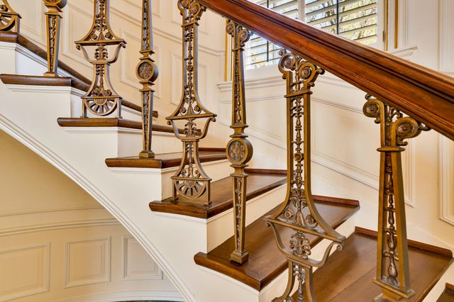 710 W Brow Road, Lookout Mountain, TN 37350