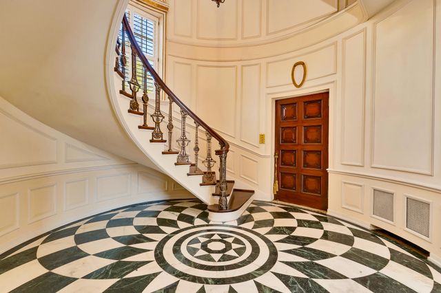 710 W Brow Road, Lookout Mountain, TN 37350