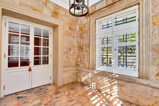 710 W Brow Road, Lookout Mountain, TN 37350