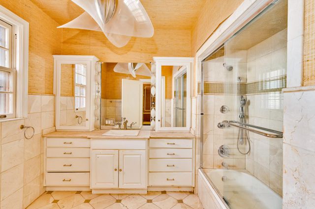 710 W Brow Road, Lookout Mountain, TN 37350