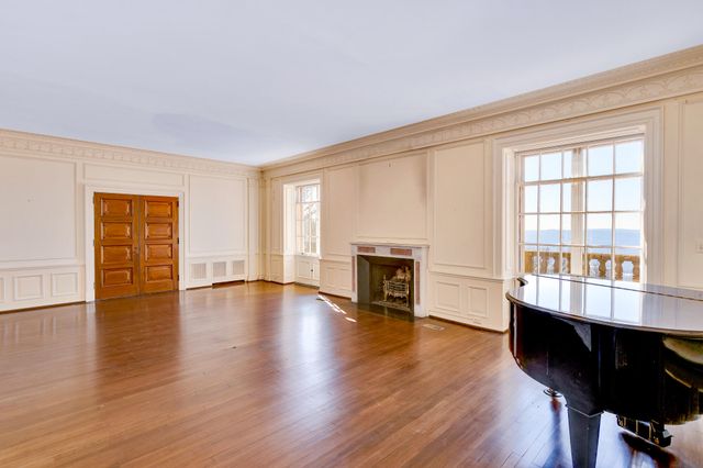 710 W Brow Road, Lookout Mountain, TN 37350