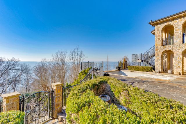 710 W Brow Road, Lookout Mountain, TN 37350