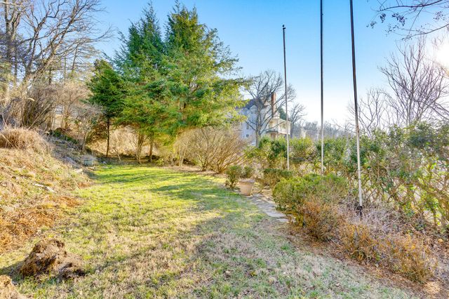710 W Brow Road, Lookout Mountain, TN 37350