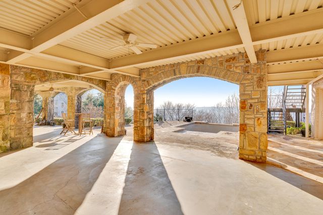 710 W Brow Road, Lookout Mountain, TN 37350